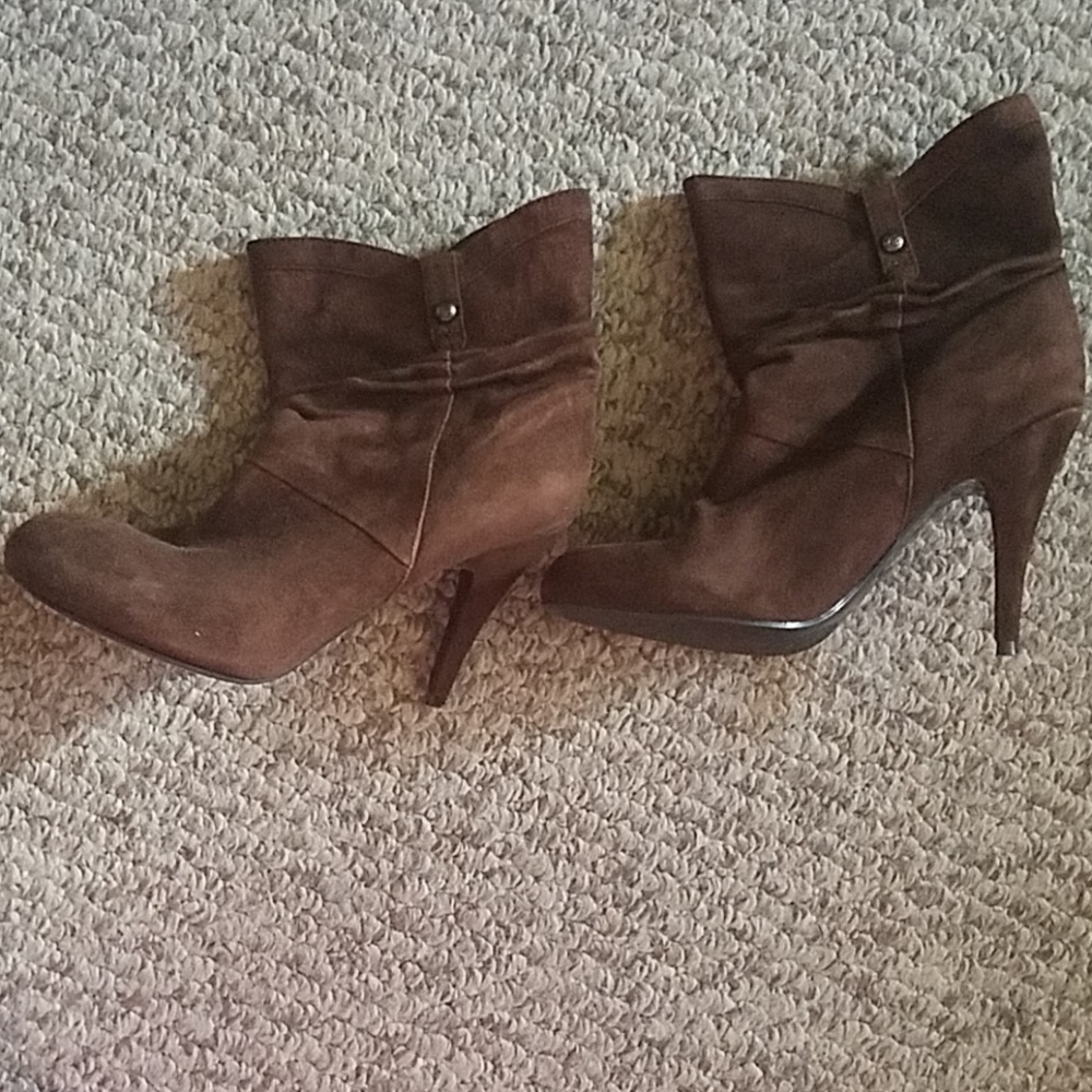 Guess brown suede Heeled booties